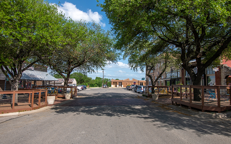 Texas Electric and Light electrician working in Pflugerville